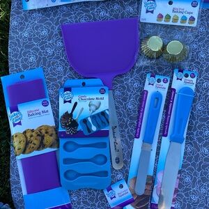 Baking gift bundle. This is a bundle of six baking items.